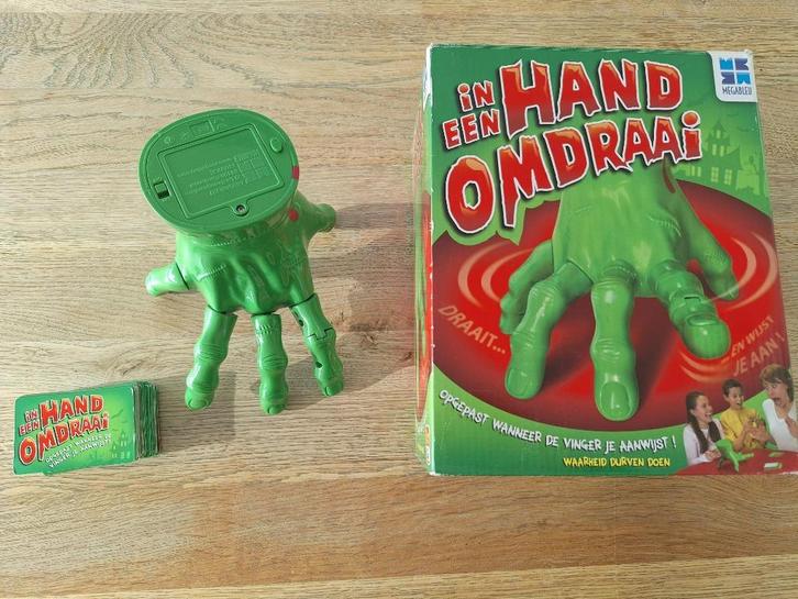 Halloween gezelschapsspel 'In een handomdraai', Hobby en Vrije tijd, Gezelschapsspellen | Bordspellen, Zo goed als nieuw, Ophalen