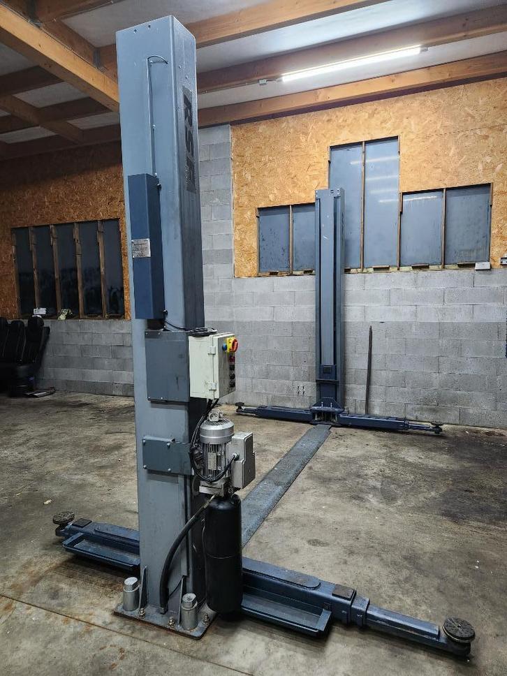 *Pont elevateur 4T5 2 colonnes* comme neuf, Auto diversen, Overige Auto diversen, Ophalen