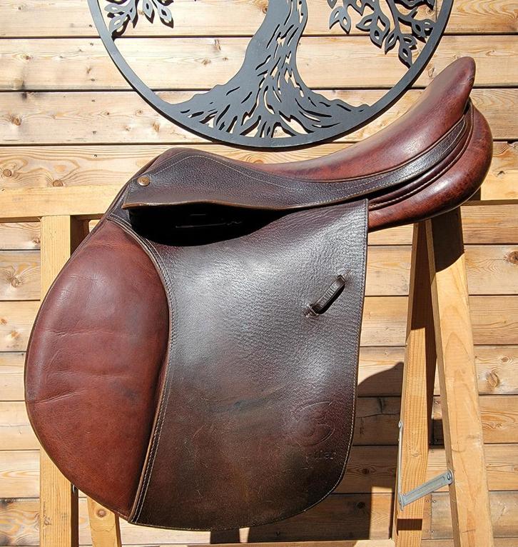 Forestier 17" zadel, Dieren en Toebehoren, Paarden en Pony's | Zadels, Gebruikt, Springen, Ophalen of Verzenden