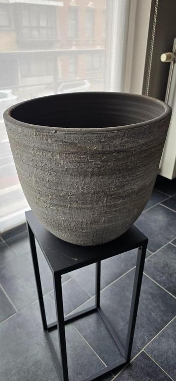LUXE GROTE KERAMISCHE PLANTEN/BLOEMPOT IN NIEUWSTAAT- WP 65€ beschikbaar voor biedingen