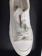 Alexander McQueen - baskets blanches cassées, taille 39, Enlèvement ou Envoi, Sneakers et Baskets