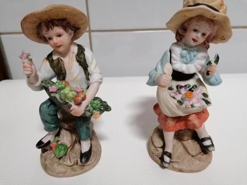 Lot de 2 belles figurines en biscuit : garçon et fille, Collections, Statues & Figurines, Comme neuf, Enlèvement