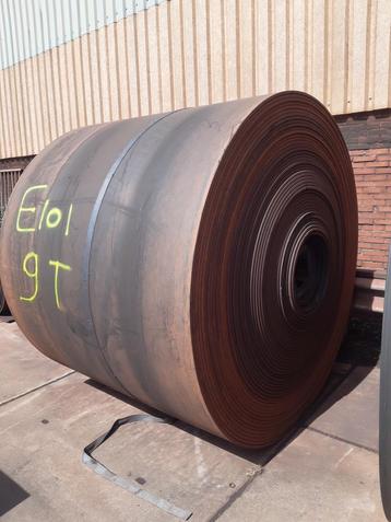 Stalmatten/ rubbermatten op lange rollen beschikbaar voor biedingen
