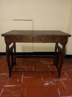 Naaitafel met twee schuiven., Ophalen