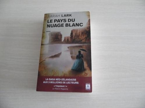 LE PAYS DU NUAGE  BLANC  SARAH LARK    3 TOMES, Boeken, Romans, Zo goed als nieuw, Europa overig, Ophalen of Verzenden