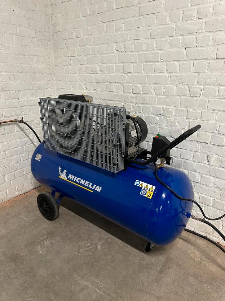 Garage-inventaris te koop wegens sluiting., Auto diversen, Autogereedschap, Zo goed als nieuw, Ophalen