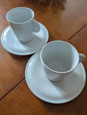 2 kopjes Nespresso  beschikbaar voor biedingen