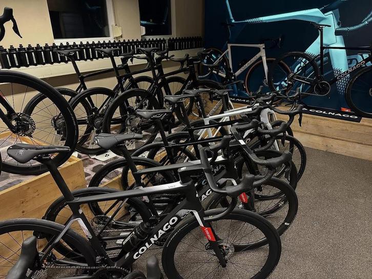 Uitverkoop .!! COLNAGO V4Rs — Het wapen van de WorldTour,, Vélos & Vélomoteurs, Vélos | Vélos de course, Comme neuf, Enlèvement