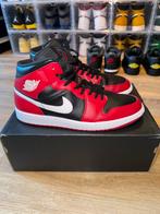 Jordan 1 Mid Noir/Rouge ( taille 46 ), Enlèvement ou Envoi, Comme neuf, Noir