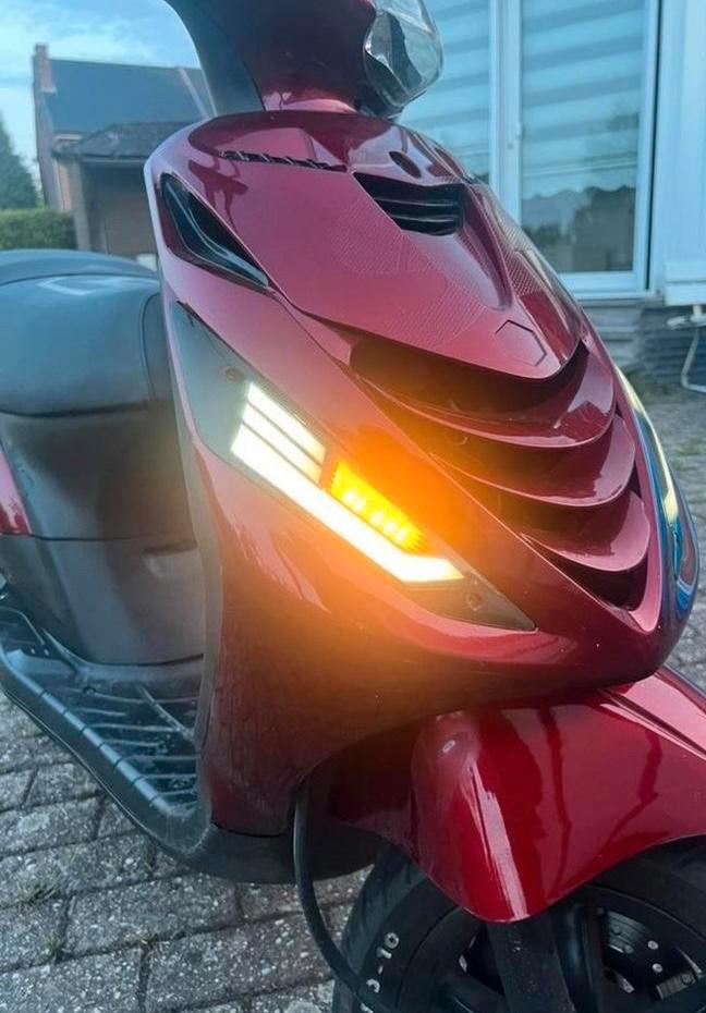 Piaggio zip a klasse 80cc 4T, Fietsen en Brommers, Snorfietsen en Snorscooters, Zo goed als nieuw, Ophalen