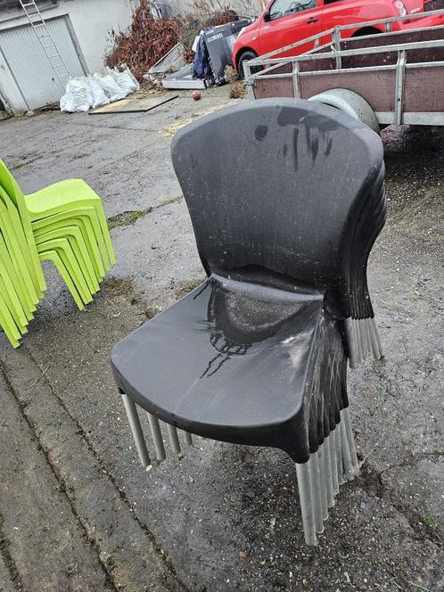 7 zwarte pvc-stoelen met stalen poten, Tuin en Terras, Tuinstoelen, Zo goed als nieuw, Kunststof, Ophalen