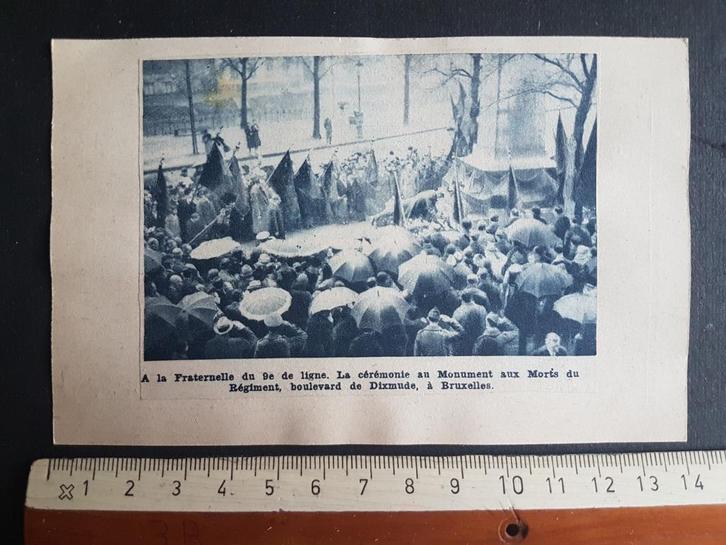 Coupure : Monument aux morts de Bruxelles, Collections, Objets militaires | Général, Armée de terre, Envoi