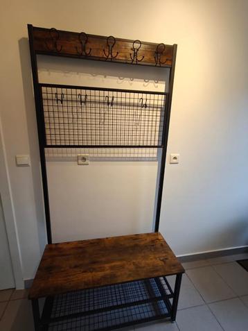 Garderoberek kapstok zwart met hout beschikbaar voor biedingen