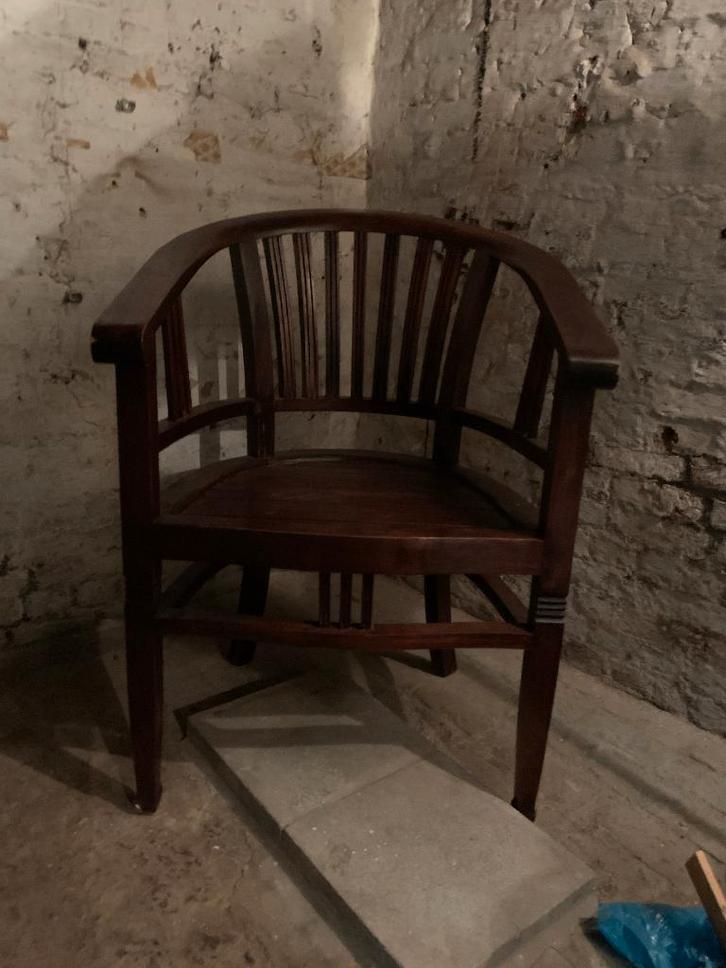 Massive houten stoel, Huis en Inrichting, Stoelen, Gebruikt, Vijf, Zes of meer stoelen, Hout, Bruin, Ophalen