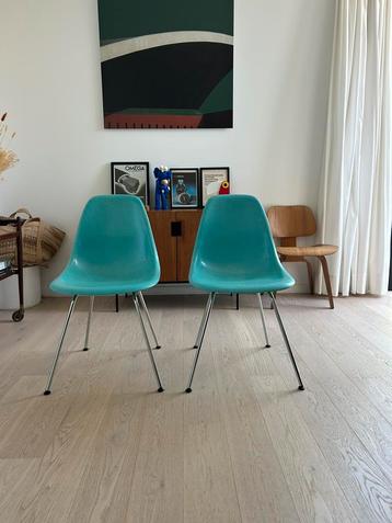 2 vintage turquoise Eames - Fibreglass – Herman Miller beschikbaar voor biedingen