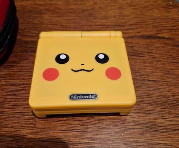 Gameboy Advance SP Pikachu in perfecte staat beschikbaar voor biedingen