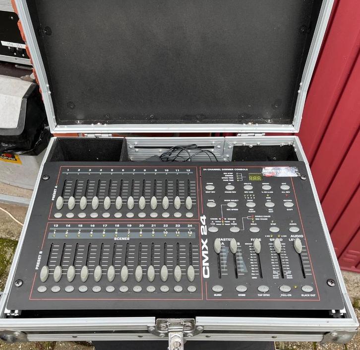 DMX controller JB Systems CMX 24 incl. flightcase, Musique & Instruments, Lumières & Lasers, Utilisé, Autres types, Commande sonore