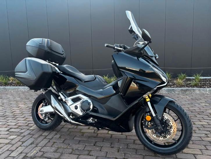 Honda Forza 750, Motoren, Motoren | Honda, Bedrijf, Toermotor, meer dan 35 kW, 2 cilinders, Motorrijbewijs A, ABS, Handvatverwarming