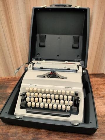 Typemachine Scheidegger International. 1970 Made in Germany. beschikbaar voor biedingen