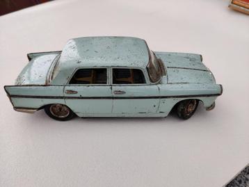 PEUGEOT 404 JOUSTRA in plaatstaal  beschikbaar voor biedingen