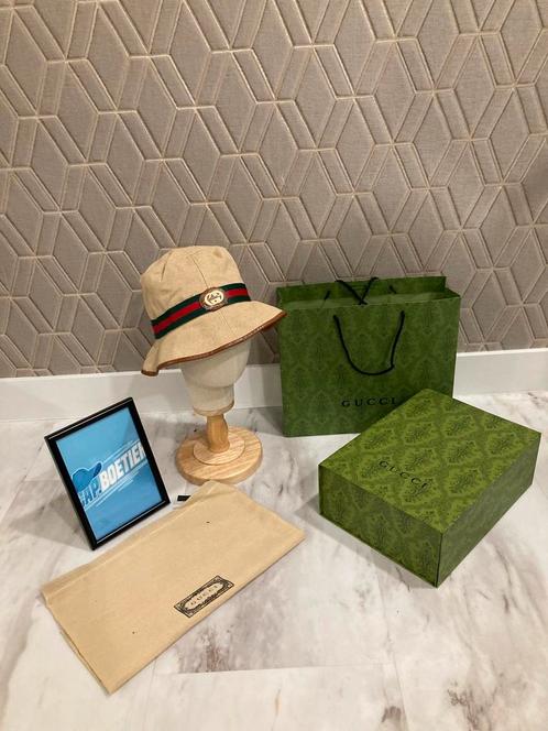 GUCCI BEIGE GG LOGO WEB STRIPE BUCKET HAT (GUCCI HOED), Kleding | Heren, Hoeden en Petten, Nieuw, Hoed, 57 cm (M, 7⅛ inch) of minder