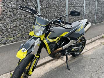 Husqvarna 701 super motard 2021 4000km carnet pot remus 