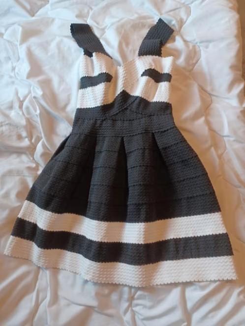 une robe de soirée pour la fille 12-13 ans, Kinderen en Baby's, Kinderkleding | Maat 158, Meisje, Ophalen of Verzenden