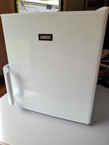 Mini koelkast, zanussi, ZXAN3EW0, wit,