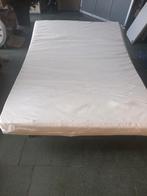 Matras 140 cm x 200 cm, Huis en Inrichting, Slaapkamer | Matrassen en Bedbodems, Ophalen, 140 cm, Zo goed als nieuw, Matras