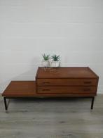Vintage midcentury lowboard | platenspelermeubel, Huis en Inrichting, Ophalen, Zo goed als nieuw