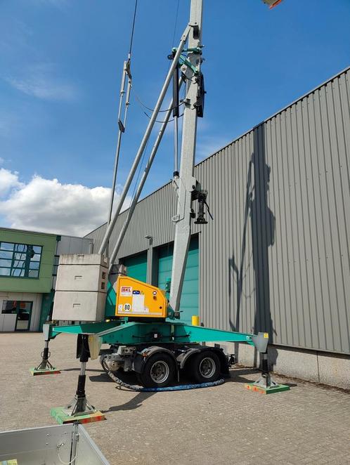 TE HUUR! bouwkraan 28m giek700kg puntlast DIRECT BESCHIKBAAR, Zakelijke goederen, Machines en Bouw | Kranen en Graafmachines, Ophalen of Verzenden