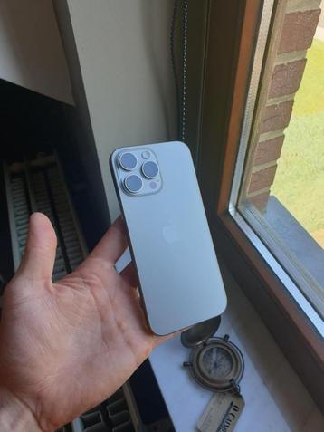 IPhone 16 Pro Max titane naturel en 256 giga beschikbaar voor biedingen