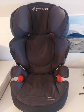 Autostoel Maxi Cosi met beschermhoes voor kinderen 15 - 36kg beschikbaar voor biedingen