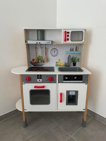 Speelgoedkeuken beschikbaar voor biedingen