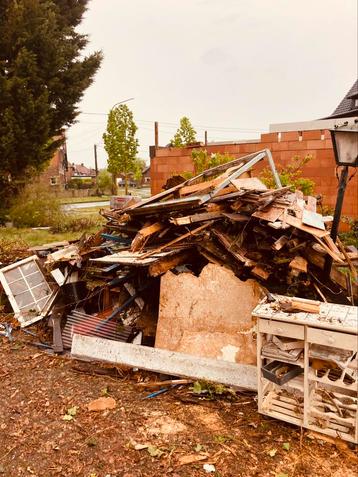 Sloophout balken en planken v e veranda en schuur beschikbaar voor biedingen