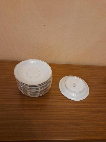 Soucoupes en porcelaine Ćmielów Made in Pologne, comme neuf beschikbaar voor biedingen