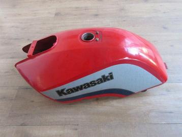 Kawasaki GPz750 benzinetank GPz 750 benzine fuel gas tank disponible aux enchères