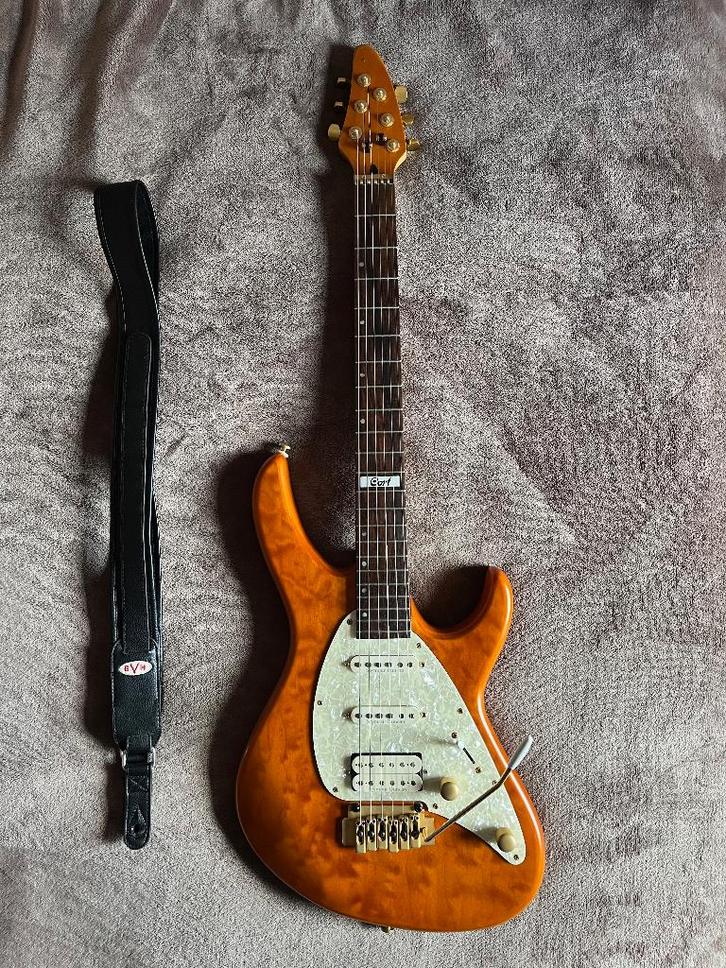 Cort S2800 - Seymour Duncan / Sperzel / Wilkinson, Musique & Instruments, Instruments à corde | Guitares | Électriques, Utilisé