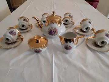 Twee complete Bavaria porseleinen thee- of koffiesets beschikbaar voor biedingen