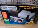 Nintendo nes mini en boîte comme neuf avec 2 manettes, Consoles de jeu & Jeux vidéo, Consoles de jeu | Nintendo NES, Comme neuf
