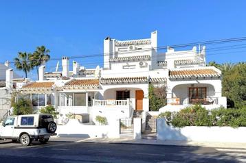 Mediterrane triplex woning in Villamartín beschikbaar voor biedingen