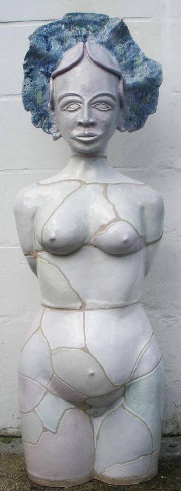 Keramisch beeld uit 1983 beschikbaar voor biedingen