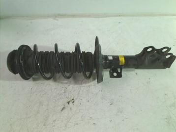 SCHOKBREKER RECHTS VOOR Toyota Yaris IV (P21 / PA1 / PH1) beschikbaar voor biedingen