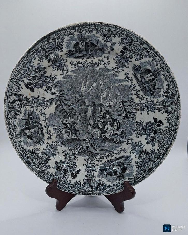 Bord Societé Céramique Maestricht "Hanibal", Antiek en Kunst, Antiek | Servies los, Ophalen of Verzenden