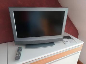 Sony BRAVIA LCD Digitale Kleuren TV met afstandsbediening beschikbaar voor biedingen