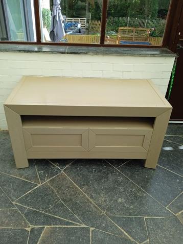 Meuble TV design couleur taupe ( costaud) beschikbaar voor biedingen
