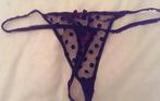 Luxe paarse string met stipjes maat S, Kleding | Dames, Ondergoed en Lingerie, Ophalen of Verzenden, String