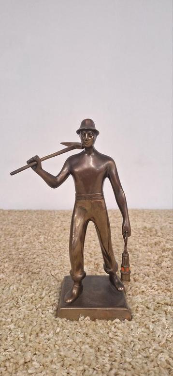 Bronzen beeld mijnwerker  beschikbaar voor biedingen