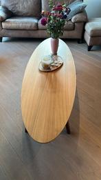 Table basse ovale en bois brun foncé avec fond en osier, Maison & Meubles, Tables | Tables de salon, Enlèvement, Ovale