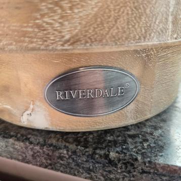 Riverdale beschikbaar voor biedingen